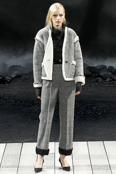 Look 19